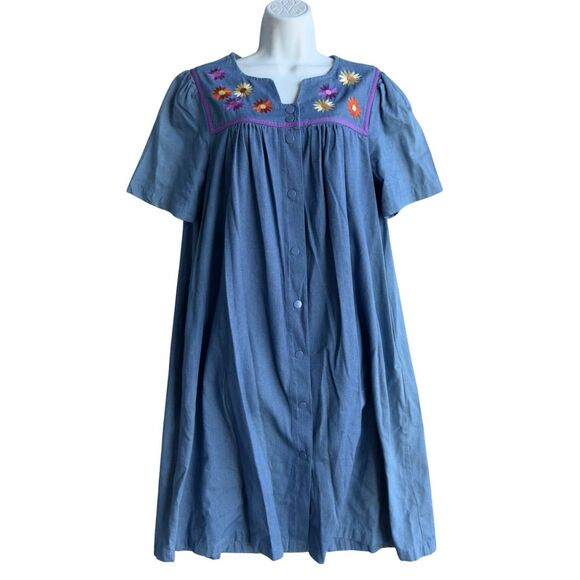 Go Softly Patio Chambray Dress Women's PM Blue Floral Embroidered Loungewear - Picture 1 of 5